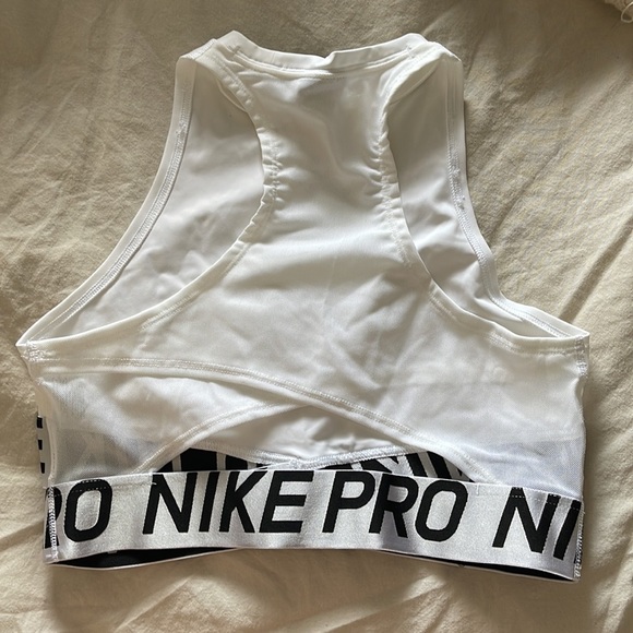 White Nike Cropped Tank - Picture 2 of 3